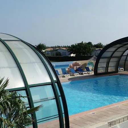 Mobil Confort Avec Terrasse Pour 4 Personnes - Api-1-52-1494 Parque de Campismo *