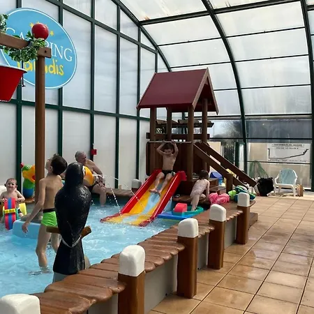 Mobil Confort Avec Terrasse Pour 4 Personnes - Api-1-52-1494 Parque de Campismo La Faute-sur-Mer