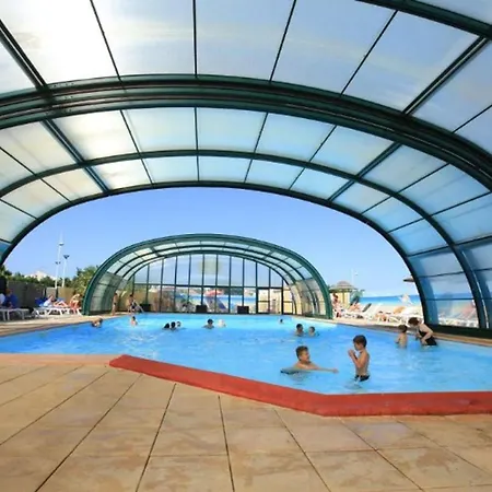 Mobil Confort Avec Terrasse Pour 4 Personnes - Api-1-52-1494 * La Faute-sur-Mer
