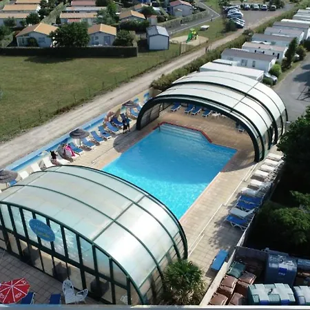 Mobil Confort Avec Terrasse Pour 4 Personnes - Api-1-52-1494 *